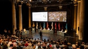 Festwochen-Chef Milo Rau lud zum „Glaubenstribunal“ ins Odeon in Wien.