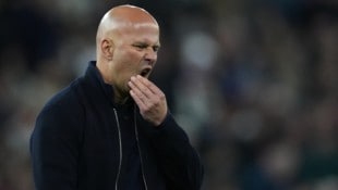 Arne Slot muss wohl seine Koffer packen.