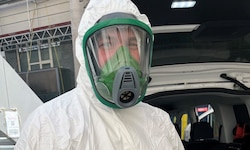 Richard Müller, vorbereitet für die „Ebola-Überstellung“