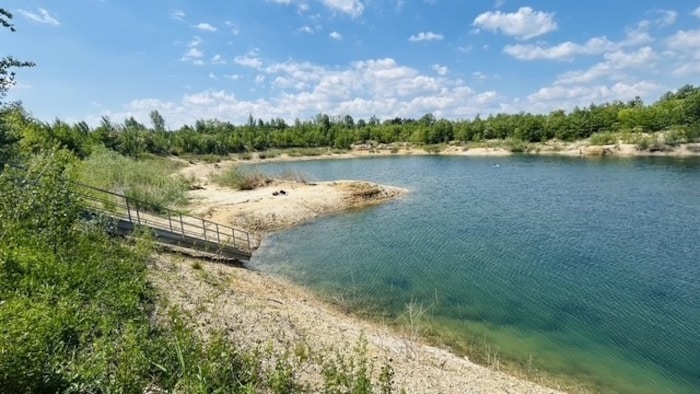 Die Treppe in den Achtersee ist bereits gesperrt, weil sie nicht mehr bis zum Wasser reicht.