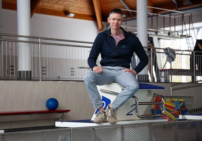 Clemens Weis in der Schwimmhalle im Olympiazentrum von Rif.
