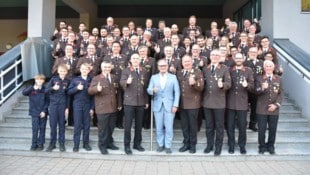 Daumen hoch nach der gemeinsamen Vollversammlung 