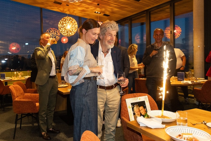 Reinhold und Diane Messner feierten ihren 5. Hochzeitstag. Dabei wurden sie im Bergrestaurant ...