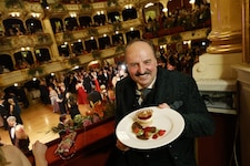 Lafer ist auf diversen Society-Events ein gern gesehener Gast. 