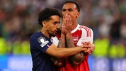 Ein toller Sportsmann: Marquinhos (li.) tröstet Gabriel.