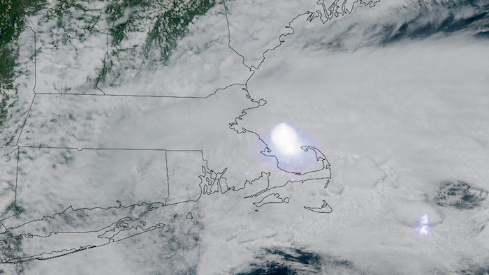 Der Meteor explodierte am über dem Nordosten von Massachusetts und dem Südosten von New ...