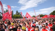 Arsenals Fans legten einen imposanten Marsch zur Arena hin.