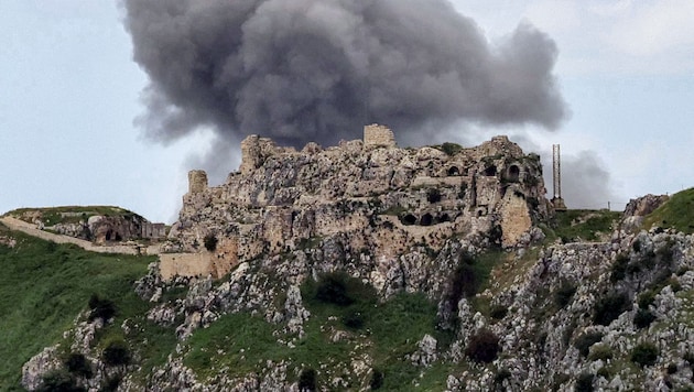 Die Kreuzritterfestung Beaufort, die israelische Soldaten eingenommen haben, liegt in der Nähe ...