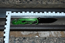 Die Polizei stellte nach der Gewalttat am Praterstern ein Klappmesser sicher.