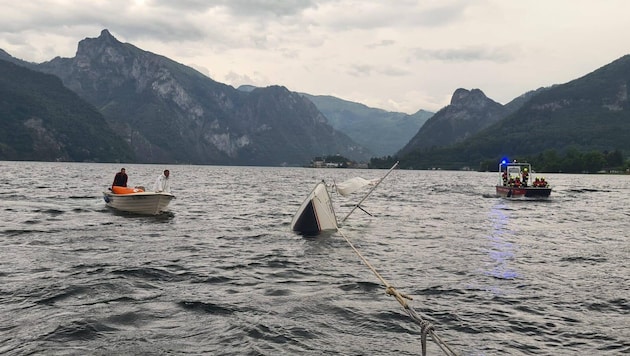 Am Traunsee war ein Segelboot gekentert