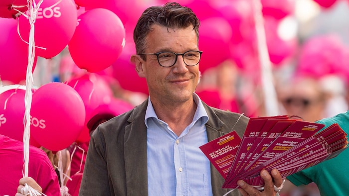Philipp Pointner beim Wahlkampfauftakt der Grazer NEOS.