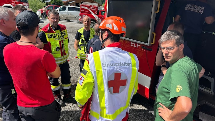 Einsatzbesprechung in Mautern