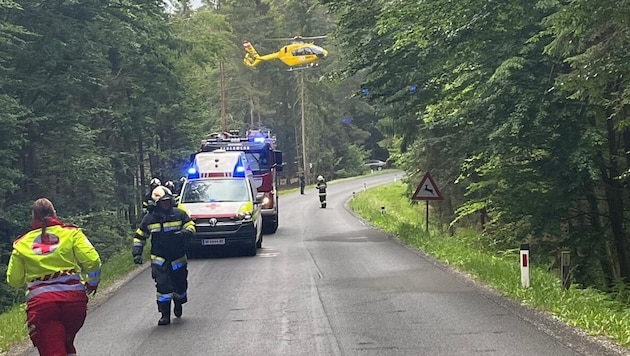 Die Oststeirerin (49) wurde mit dem Rettungshubschrauber ins LKH Oberwart geflogen.