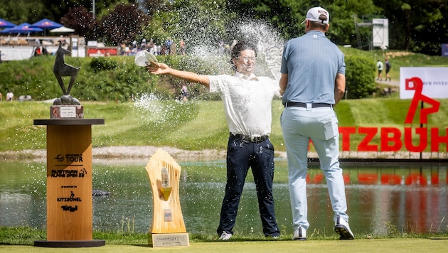 Bernd Wiesberger duschte Sieger Kota Kaneko.
