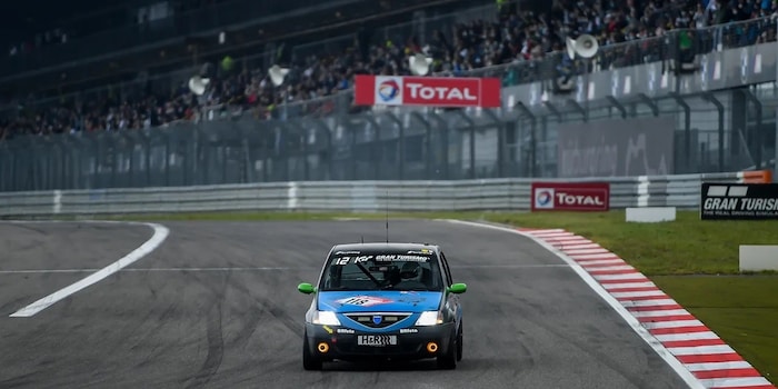 Dacia Logan bei 24-Stunden-Rennen am Nürburgring