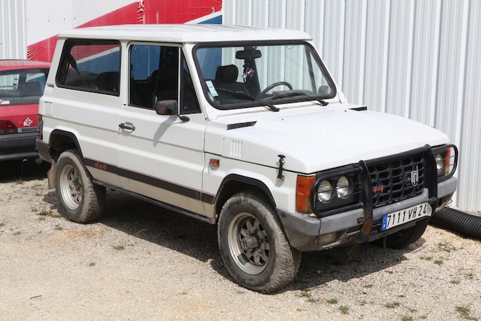 Aro Typ 10 alias Dacia Duster