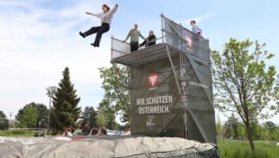 Mut und Akrobatik sind bei Übungen in der Martinkaserne in Eisenstadt gefragt.
