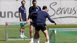 Zieht es Patrick Wimmer (li.) nun nach England?