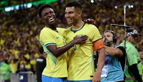 Vinicius Junior (li.) und Casemiro trafen für Brasilien.