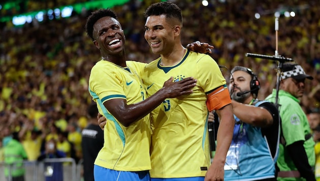 Vinicius Junior (li.) und Casemiro trafen für Brasilien.