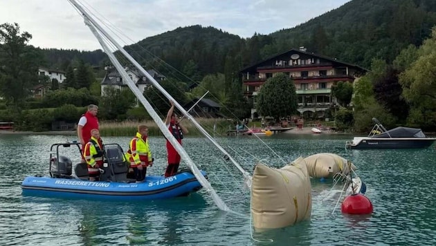 Komplett unter Wasser stand das Boot.
