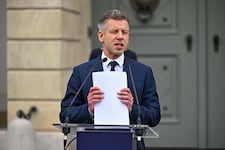 Schreiduelle während der Pressekonferenz von Péter Magyar vor dem Präsidentenpalast: ...