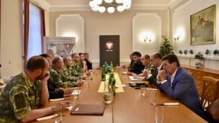 Beim ersten Bürgermeistertreffen des Militärkommandos NÖ tauschten sich 14 Ortschefs über die ...