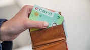 Mit E-Card zum Arzt: Bei 78 Prozent der Ärzte müssen ÖGK-Versicherte in Graz draufzahlen.
