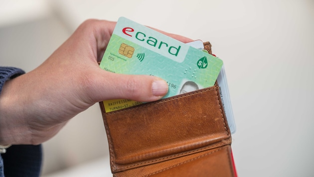 Mit E-Card zum Arzt: Bei 78 Prozent der Ärzte müssen ÖGK-Versicherte in Graz draufzahlen.