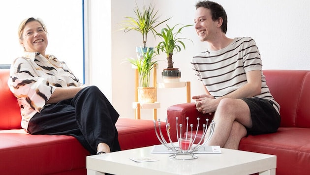 Elke Maurer und Michael Kerschenbauer von Jugend am Werk in der neuen Anlaufstelle
