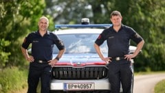 Alexander Mayr (rechts) von der Polizeiinspektion Eferding und Markus Edlbauer von der PI ...