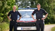 Alexander Mayr (rechts) von der Polizeiinspektion Eferding und Markus Edlbauer von der PI ...