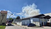 Über 200 Einsatzkräfte der Feuerwehr kämpfte gegen den Brand an – zwei Florianis wurden dabei ...