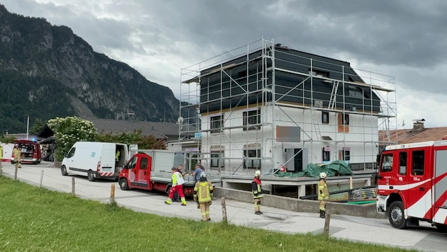 Der Einsatz nach dem Brand in Ebbs.