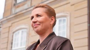 Dänemarks Ministerpräsidentin Mette Frederiksen bleibt im Amt.