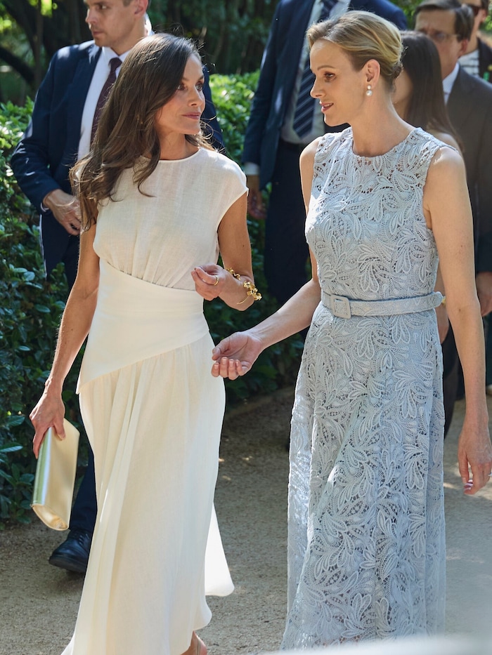 Königin Letizia und Fürstin Charlène sind nicht nur modisch auf einer Wellenlänge, sie ...