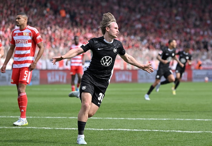 Bis 2027 läuft Wimmers Vertrag bei Wolfsburg.