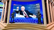Russlands Machthaber Wladimir Putin (hier beim St. Petersburger Wirtschaftsforum 2025) gerät ...