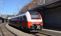 Fernzüge in Richtung Innsbruck fahren früher ab. 