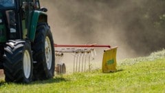 Überall werden derzeit die Felder gemäht – was einigen offenbar zu laut ist. 