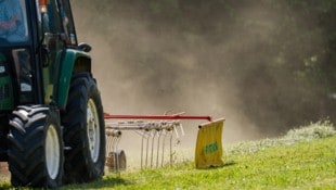 Überall werden derzeit die Felder gemäht – was einigen offenbar zu laut ist. 