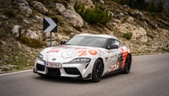 Die Kombination aus Bergstraßen und sportlichen Autos, wie dieser Toyota Supra, haben schon ...