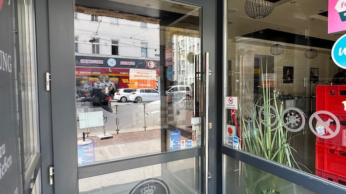 Das Lokal ist geschlossen, der Schanigarten taucht trotzdem immer wieder auf.