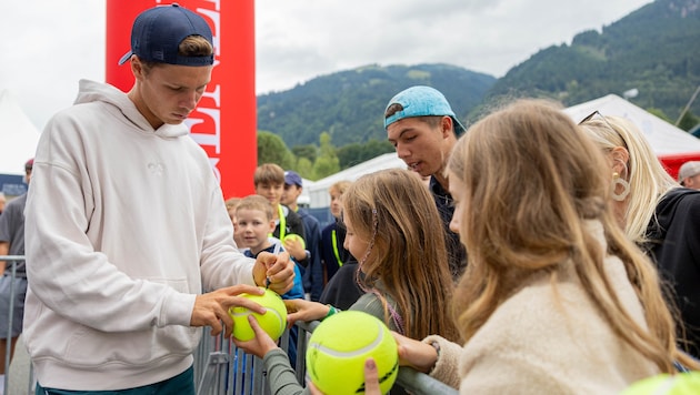 Wie beim ATP-Turnier in Kitzbühel wird Joel Schwärzler auch bei seinem Heimspiel mit dem TC Hard ...