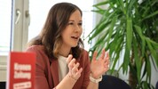 „Damit die Geburtenrate wieder steigt, kann die Politik die Rahmenbedingungen verbessern“, meint ...