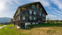 Viele Häuser wie dieses stehen leer, andererseits wird händeringend Wohnraum gesucht. 