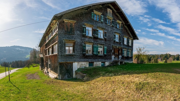 Viele Häuser wie dieses stehen leer, andererseits wird händeringend Wohnraum gesucht.