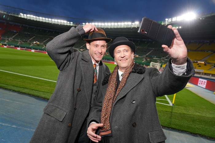 Im Laufe der Dreharbeiten wurde auch das Ernst-Happel-Stadion bei einem Länderspiel spontan ...