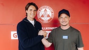 Sportchef Tino Wawra (re.) durfte mit Matthias Gragger einen neuen Spieler begrüßen.