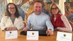 Neue Gemeindespitze – drei Parteien: Burtscher (GRÜNE), Rothensteiner (ÖVP) und rechts die neue ...